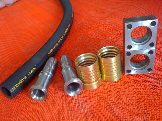 Kain Karet Selang Hidrolik Tekanan Tinggi Kawat Tahan Minyak Dikepang Selang Fleksibel 1-100MPa