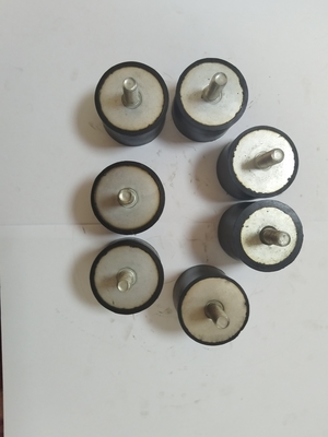Mudah Instalasi Karet Shock Absorber untuk Truk Tugas Berat Mudah Dan Mudah Untuk Menginstal Lebar Seluruh 58mm Bolt-on Metode